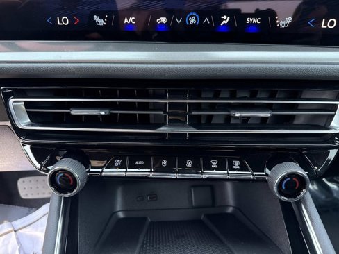 New 2026 Chevrolet Traverse LT image 23
