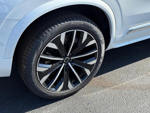New 2026 Volvo XC90 B6 Plus w/ Protection Package Premier image 4
