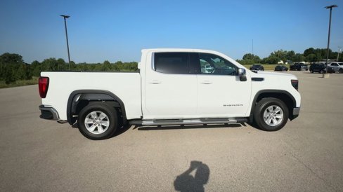 Used 2024 GMC Sierra 1500 SLE image 9