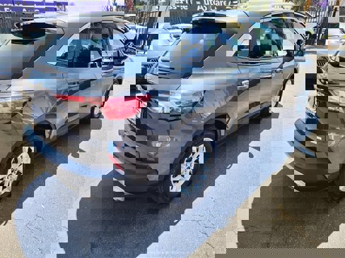 Used 2020 Ford Escape SE image 8