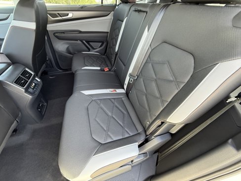 New 2025 Volkswagen Atlas Peak Edition SE image 22