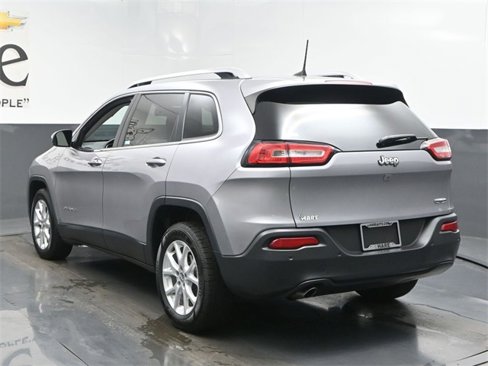 Used 2018 Jeep Cherokee Latitude Plus image 36