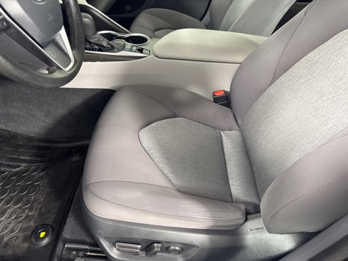Used 2022 Toyota Camry LE image 14
