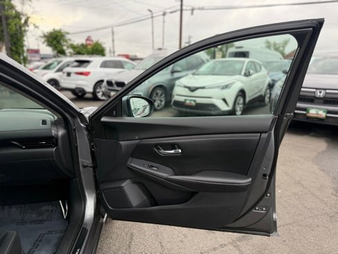 Used 2022 Nissan Sentra SV image 29