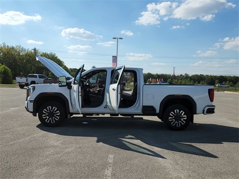 Used 2024 GMC Sierra 2500 Denali Ultimate image 12