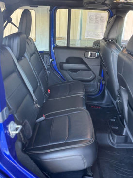 Used 2019 Jeep Wrangler Unlimited Sahara w/ Advanced Safety Group image 17