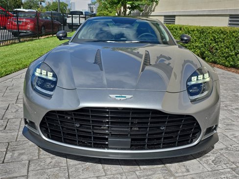 New 2025 Aston Martin Vanquish image 6