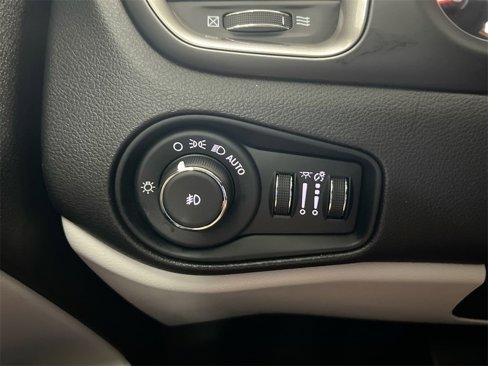 Used 2022 Jeep Renegade Latitude image 18