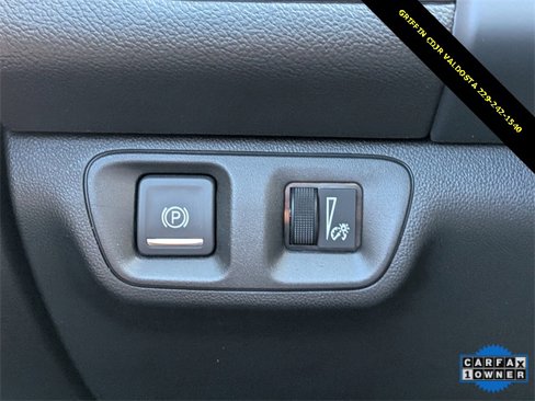 Used 2023 GMC Acadia SLT w/ Preferred Package image 25