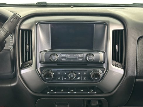 Used 2018 Chevrolet Silverado 1500 LT w/ All Star Edition image 34