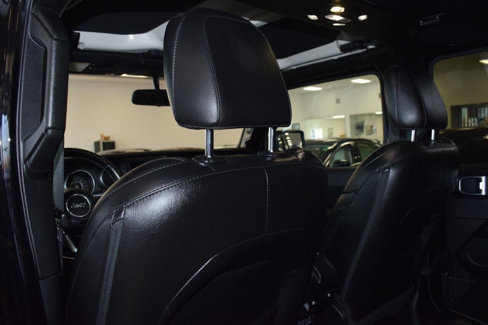 Used 2020 Jeep Gladiator Overland image 33