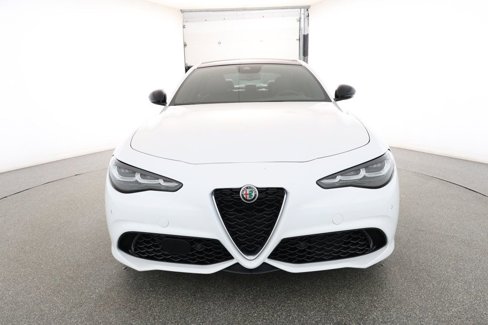 Used 2024 Alfa Romeo Giulia Ti image 2