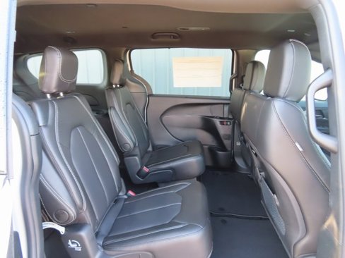 New 2026 Chrysler Pacifica Select image 26