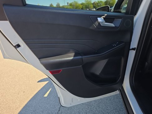 Used 2024 Ford Escape Platinum w/ Premium Technology Package image 36