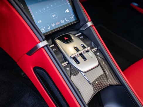 Used 2024 Ferrari Roma Spider image 17