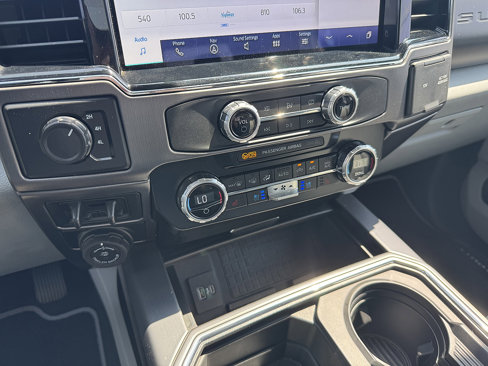 Used 2022 Ford F350 Limited image 24
