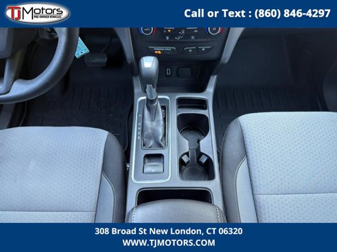 Used 2017 Ford Escape SE w/ Equipment Group 201A image 19
