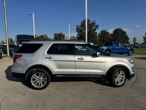 Used 2017 Ford Explorer Limited w/ Equipment Group 301A image 10
