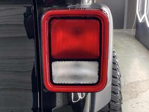Certified 2021 Jeep Gladiator Mojave image 13