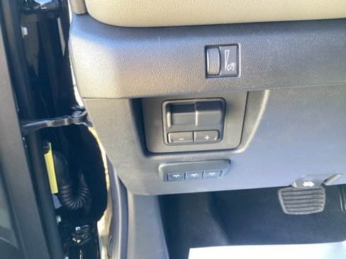 Certified 2025 Chevrolet Colorado ZR2 w/ Midnight Edition image 31