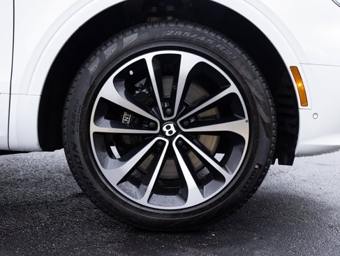 New 2025 Bentley Bentayga image 6