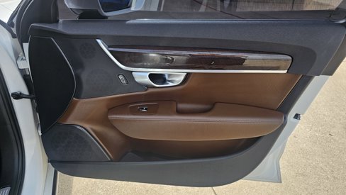 Used 2018 Volvo S90 T5 Momentum w/ Convenience Package image 36