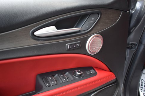 Used 2020 Alfa Romeo Stelvio Ti w/ Active Blind Spot Package image 20