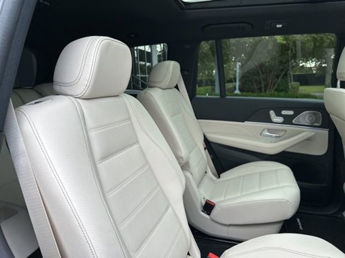 New 2026 Mercedes-Benz GLS 450 4MATIC image 32