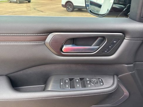 New 2025 Nissan Armada Platinum image 11
