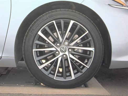 Used 2024 Lexus ES 350 w/ Premium Package image 11