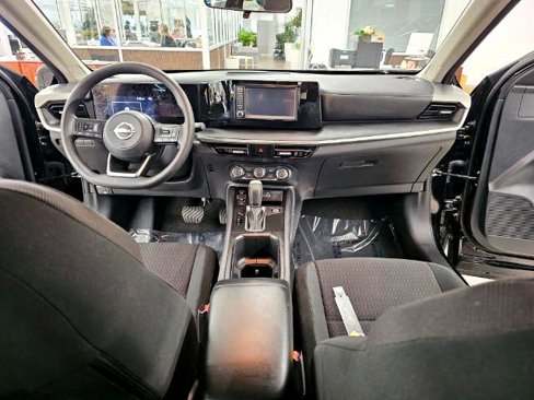 Used 2025 Nissan Kicks S image 14