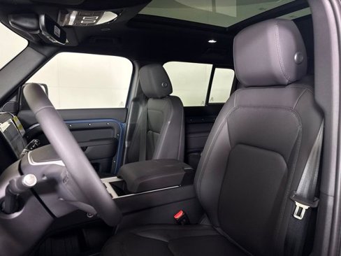 New 2026 Land Rover Defender 110 S image 6