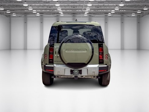 New 2025 Land Rover Defender 110 S image 4