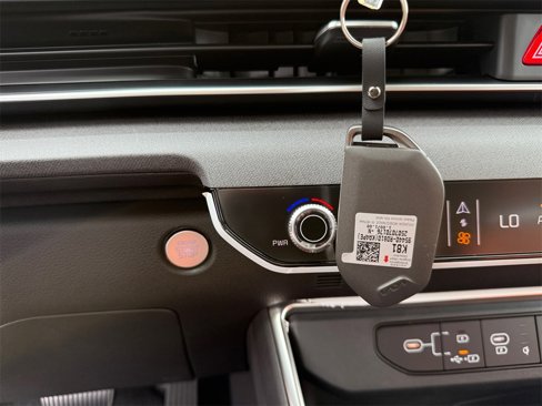 New 2026 Kia Carnival EX image 31