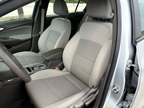 Used 2017 Chevrolet Cruze LS image 19