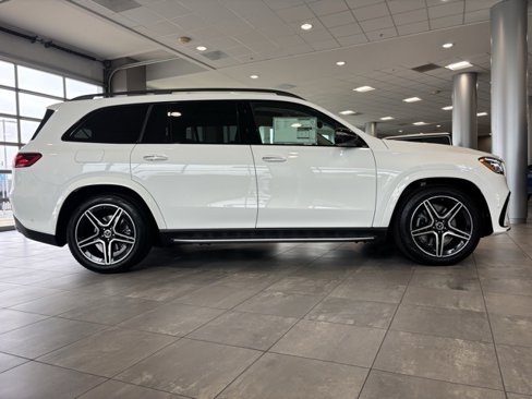 New 2026 Mercedes-Benz GLS 450 4MATIC image 2