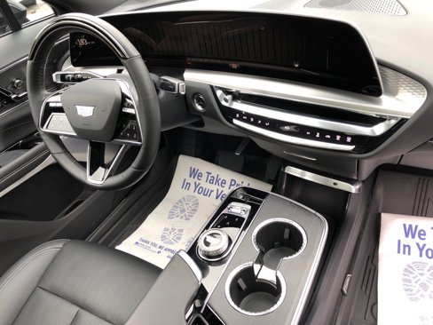 Used 2024 Cadillac Lyriq Luxury w/ LPO, Floor Liner Package image 27