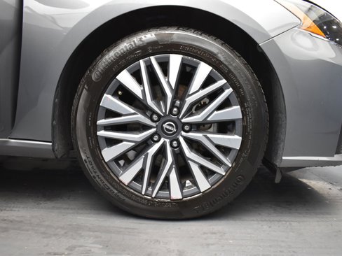 Used 2024 Nissan Altima 2.5 SV image 5