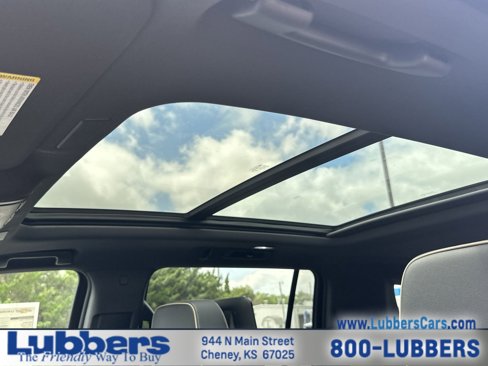 New 2025 Chevrolet Suburban Premier image 20