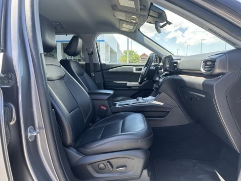 Used 2024 Ford Explorer Limited image 19