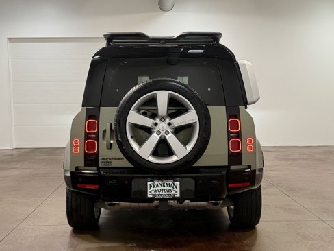 Used 2024 Land Rover Defender 90 X-Dynamic SE image 25