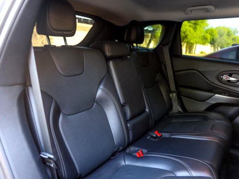 Used 2020 Jeep Cherokee Limited image 46