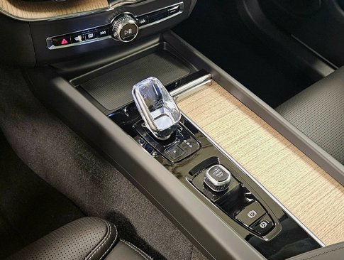 New 2026 Volvo XC60 B5 Ultra w/ Climate Package image 47