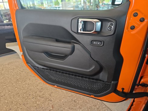 New 2025 Jeep Wrangler Unlimited Rubicon w/ Steel Bumper Group image 13