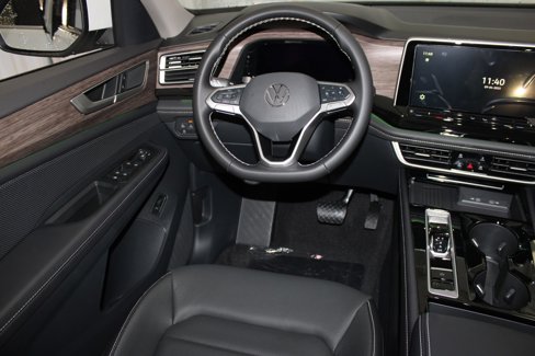 New 2026 Volkswagen Atlas SEL image 27