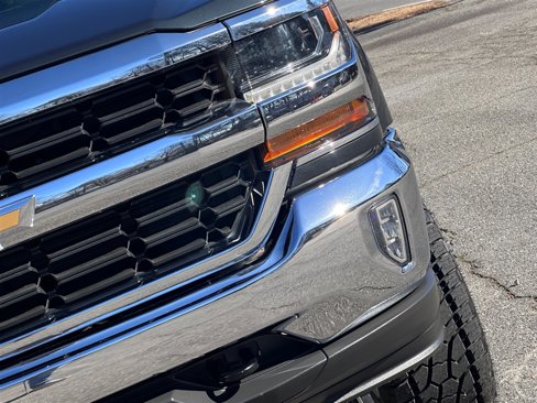 Used 2018 Chevrolet Silverado 1500 LT w/ All Star Edition image 16