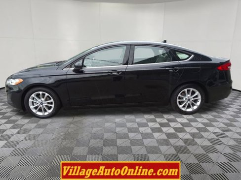 Used 2019 Ford Fusion SE image 9
