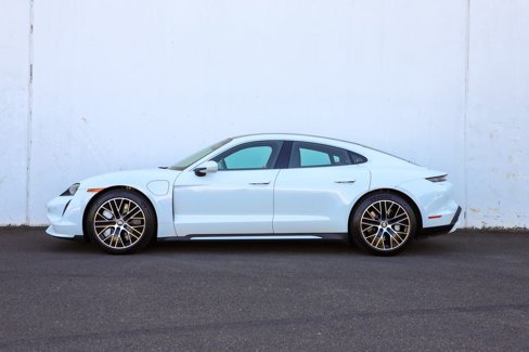 Used 2020 Porsche Taycan Turbo image 3