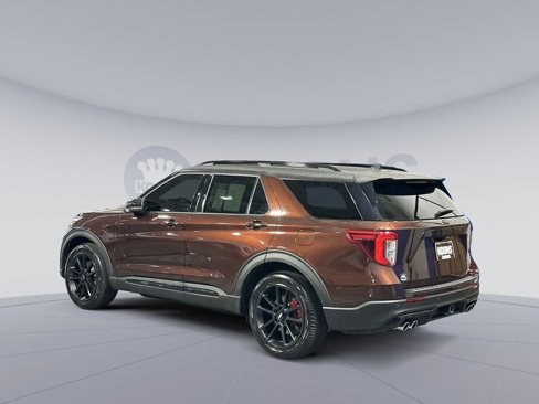 Used 2020 Ford Explorer ST w/ ST Street Pack image 4