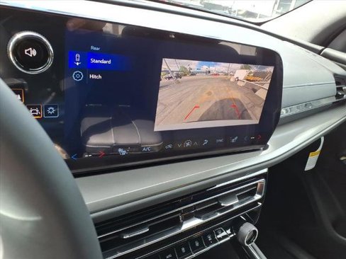 New 2026 Chevrolet Traverse LT image 13